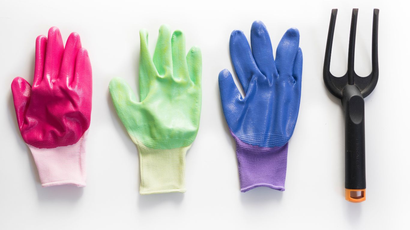 How to Choose Kitchen Gloves for Safety & Heat Protection?